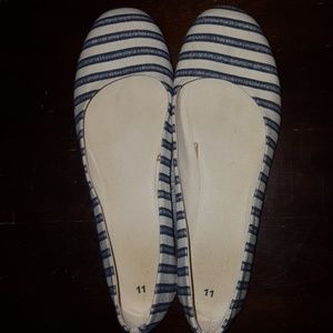 Cream and navy striped flats